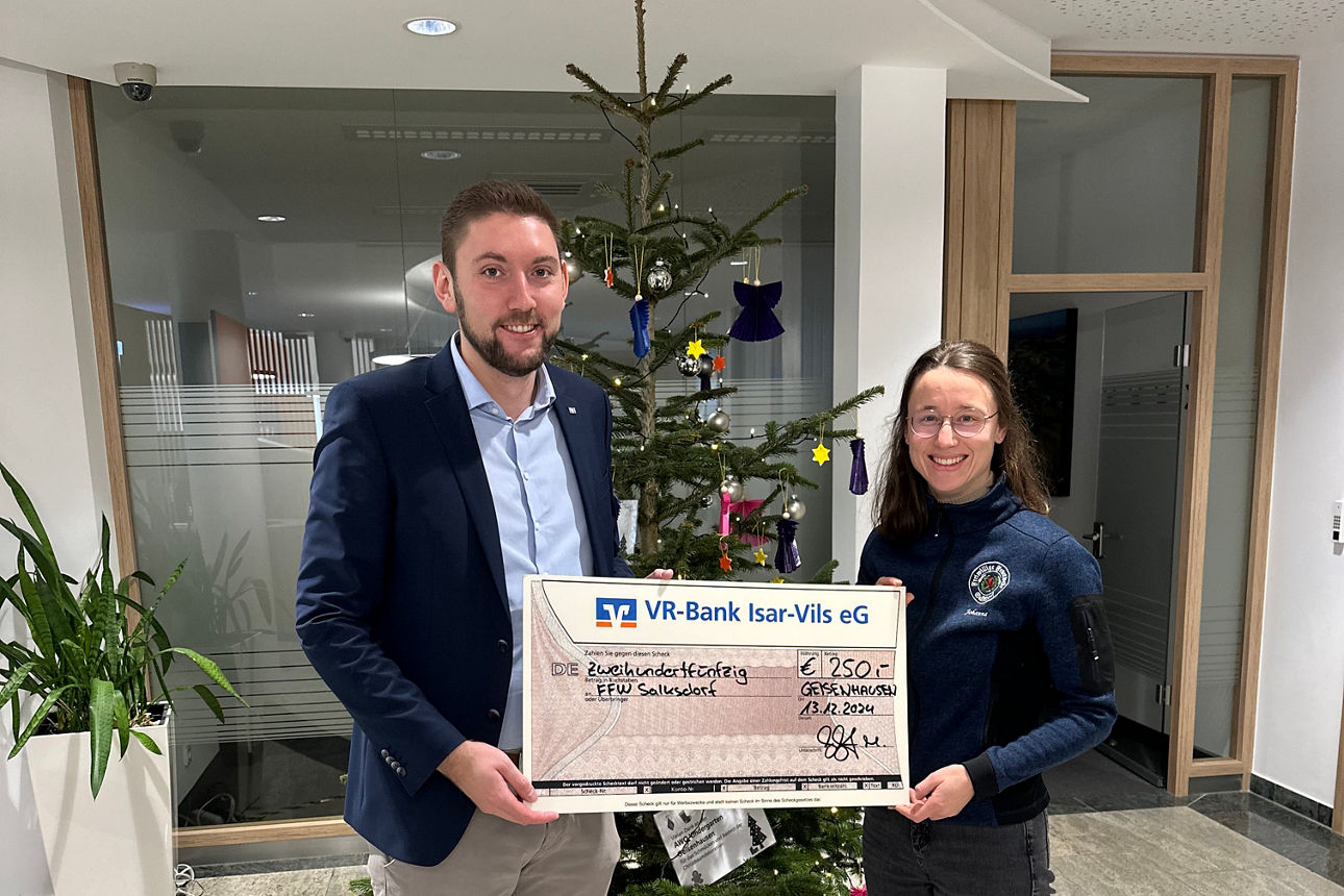 Spendenübergabe an die FFW Salksdorf