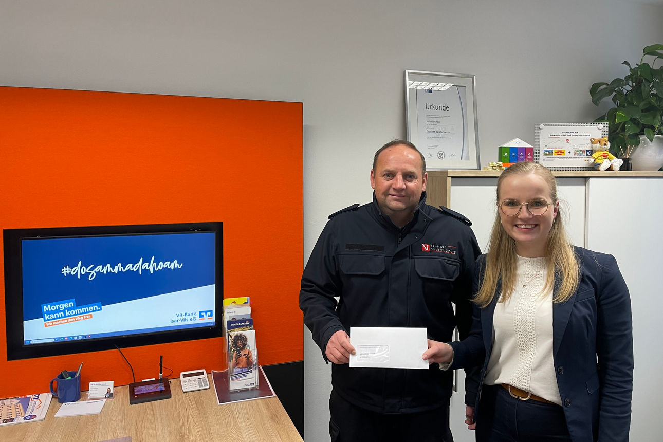 Spendenübergabe an die FFW Vilsbiburg