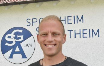 Kinder im Trikot