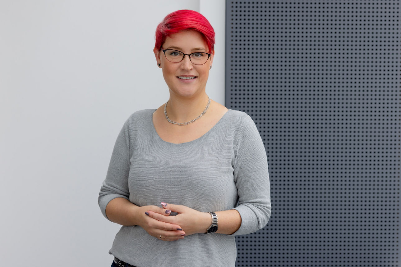 Frontansicht einer Frau