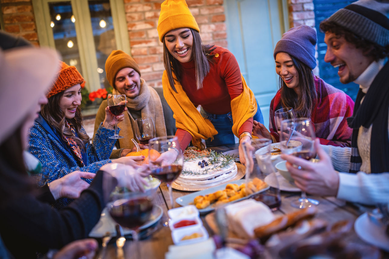 Junge Leute beim Feiern