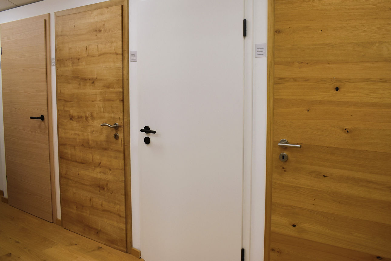Türen im Lagerhaus Wurmannsquick