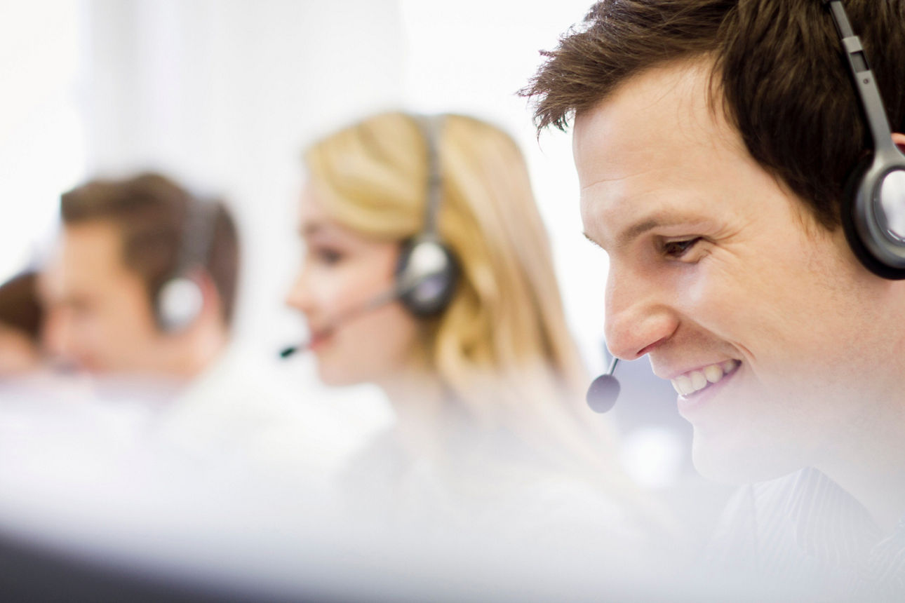 Bild eines telefonischen Support-Teams zur Kundenunterstützung