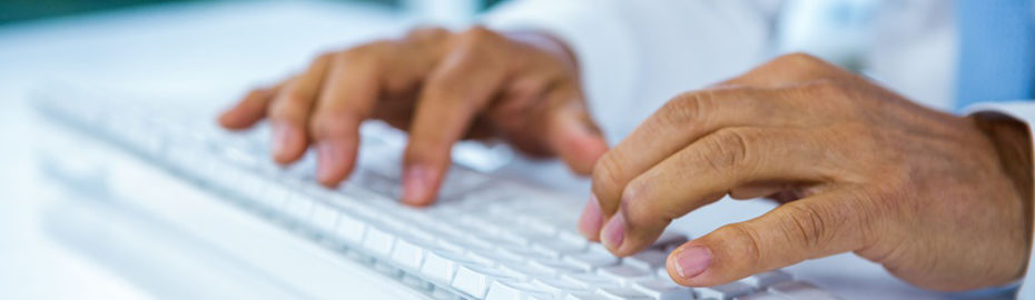 Symbolbild: Hände an der Computertastatur