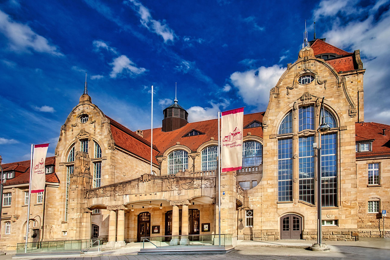 Bild der Jugendstilfesthalle in der Stadt Landau