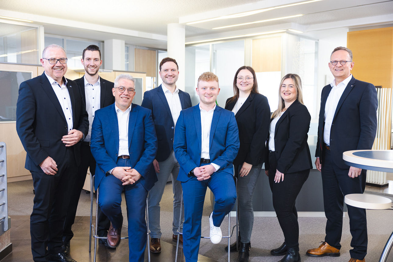 Personengruppe in Business-Kleidung