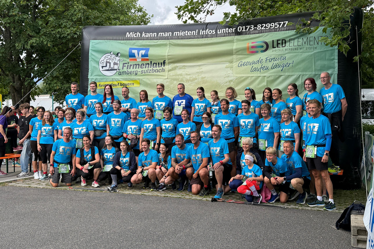 Mitarbeitende der VR Bank Amberg-SUlzbach beim Firmenlauf 2025