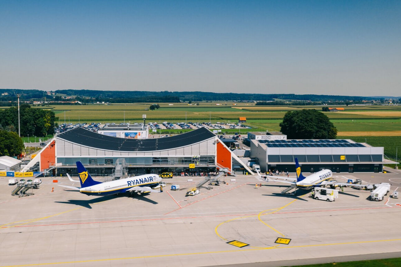 Drohnenaufnahme von Flughafen Memmingen