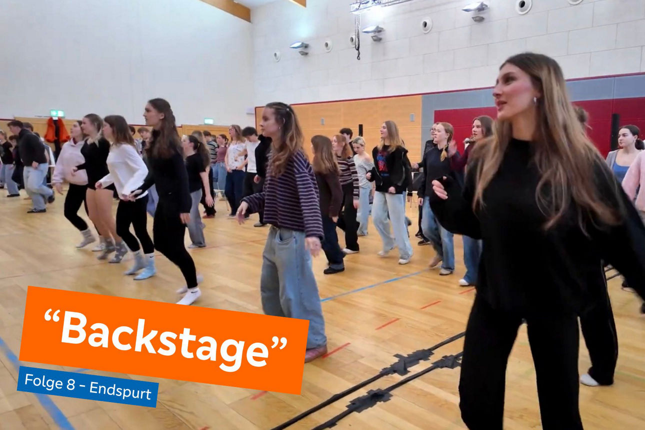 Schüler tanzen bei der Probe zum neuen Musical