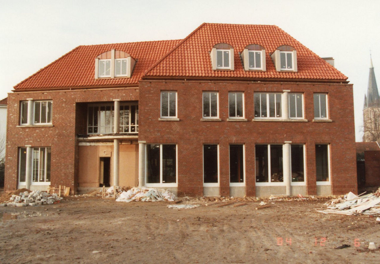 1985