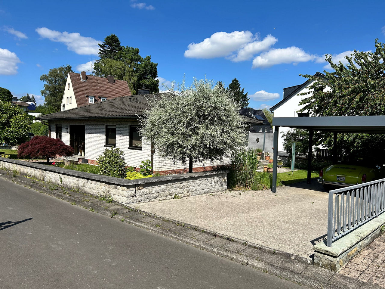 Moderner Walmdachbungalow in Kassel-Nordshausen