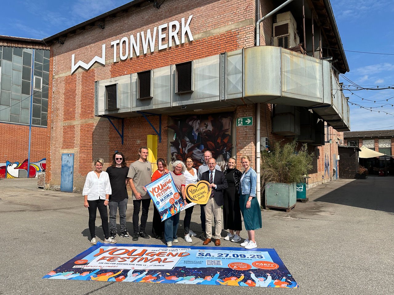 Gruppenbild des Pressetermin zum YOUgend-Festival 2025 in Dorfen
