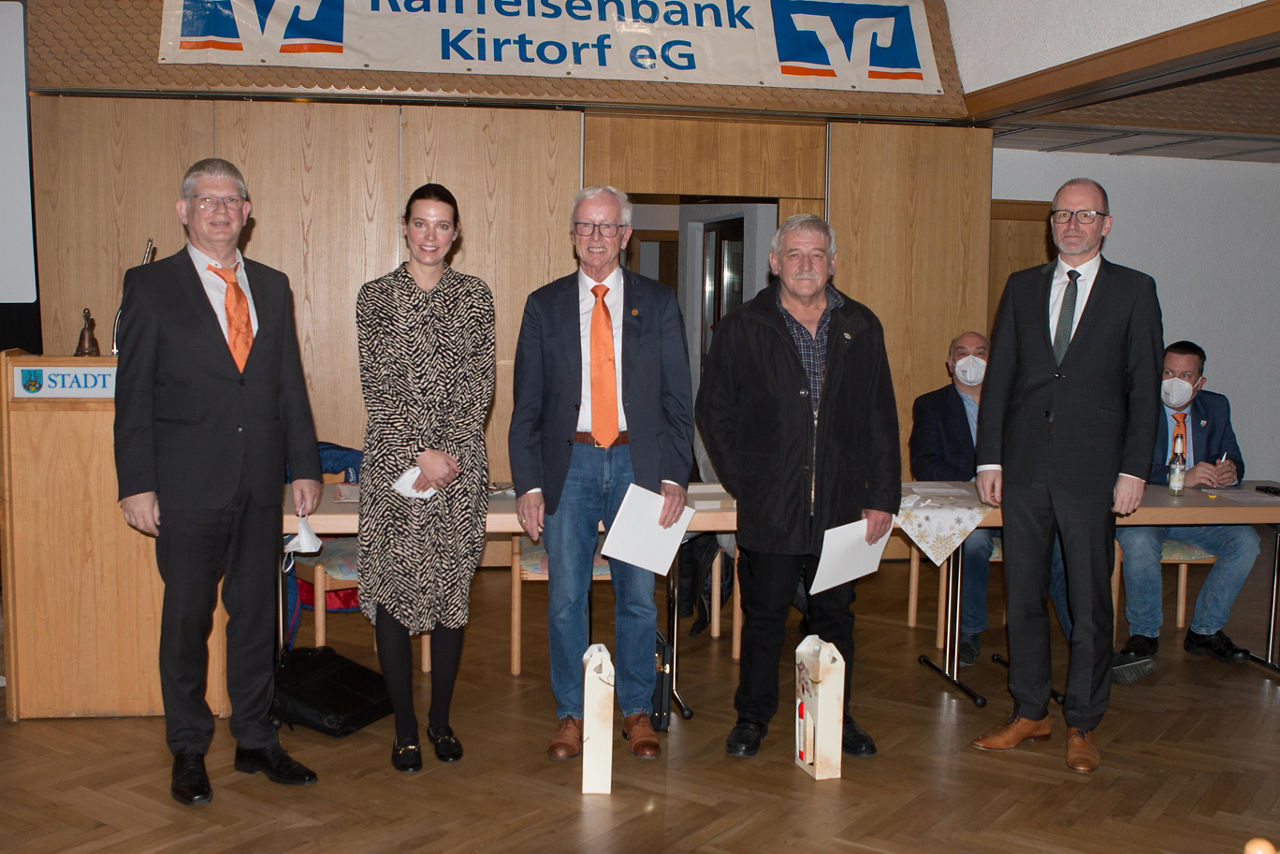 Die Preisverleihung läuft, die Auszeichnungen werden präsentiert.