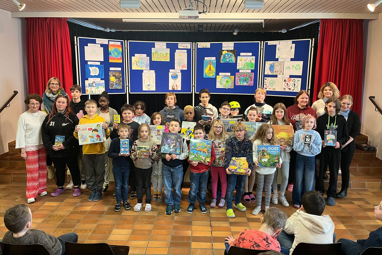 Gewinner des Jugendwettbewerbs, Rektorin Maria Findelsberger, Katja König (Schule an der Bina Bonbruck), Christine Bachmayer