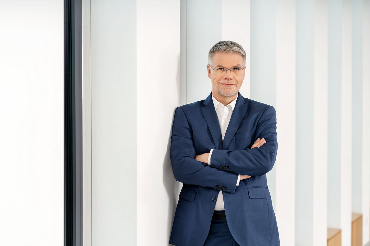 Dr. Jan Holthusen von der DZ BANK