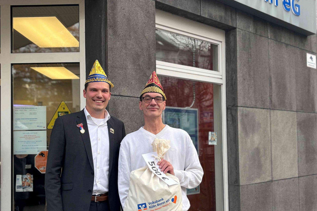 v.l.: Markus Simon (Volksbank Köln Bonn und Stefan Söntgen (KG Schwarz-Rot-Endenich)