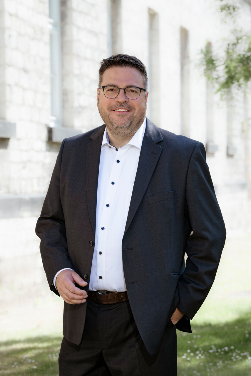 Portraitfoto von Frank Mocha Consulting Team