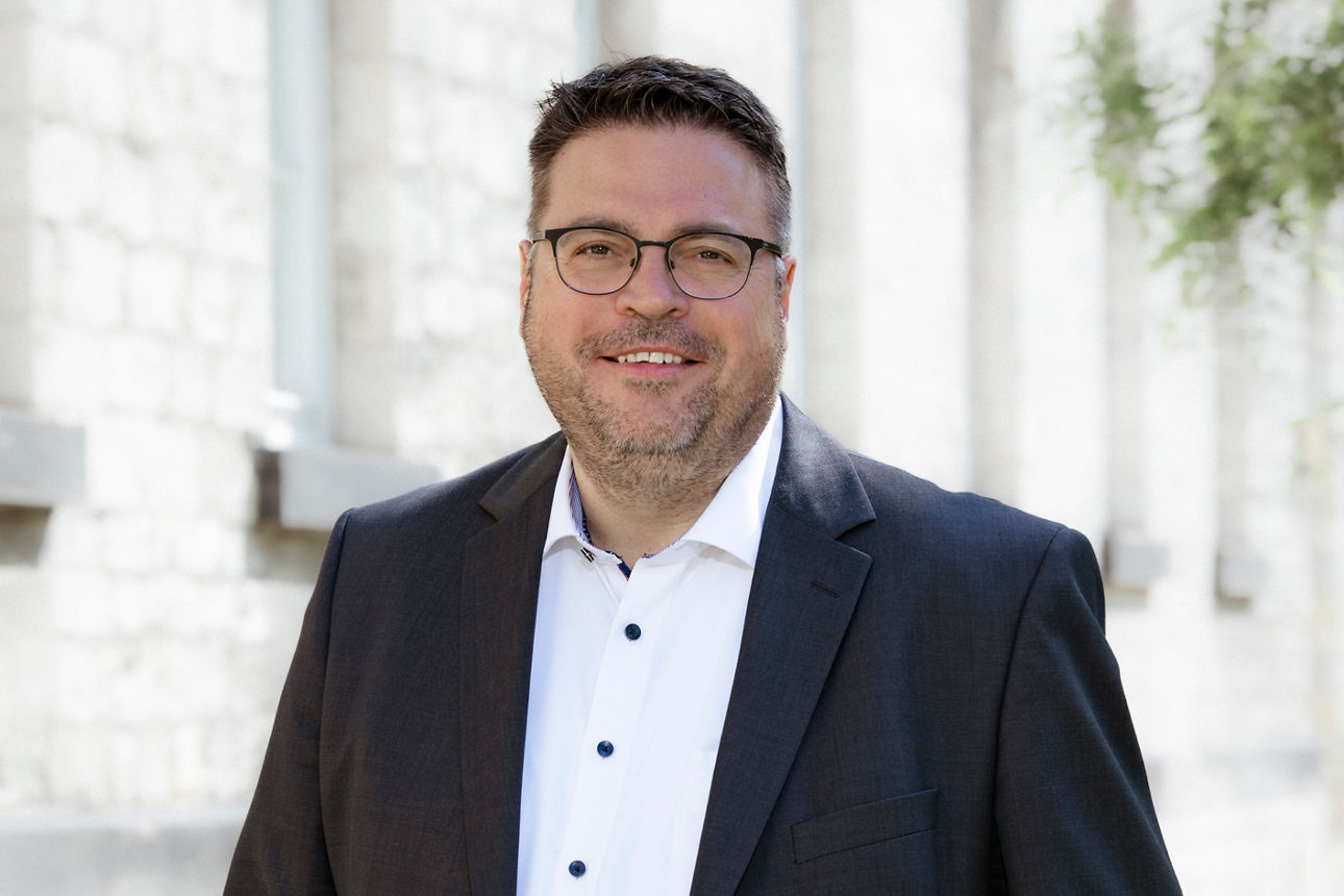 Portraitfoto von Frank Mocha Consulting Team