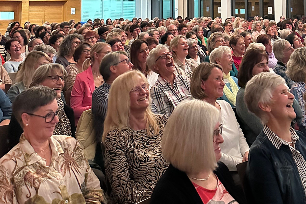 Publikum während dem Auftritt von Doris Reichenauer