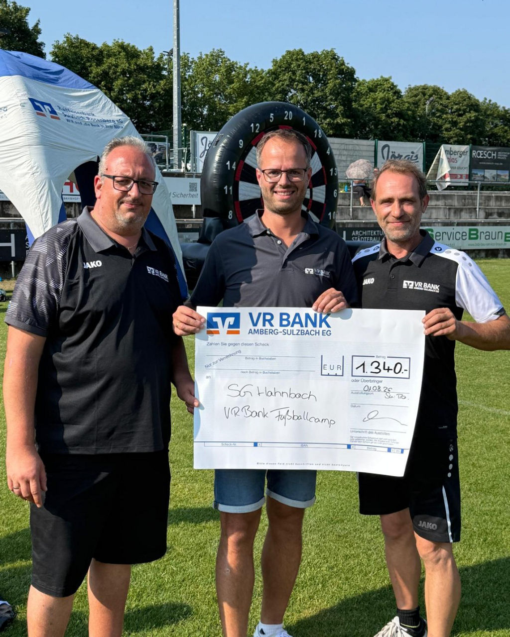 Aufnahme der Teilnehmer/-innen des Fußballcamps in Gebenbach