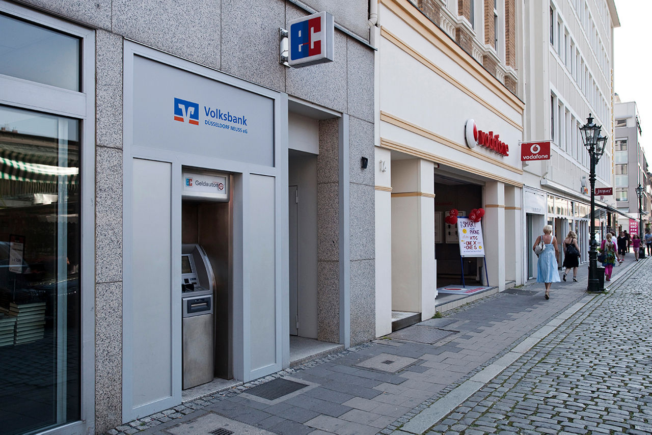 Unser Geldautomat in Düsseldorf auf dem Carlsplatz
