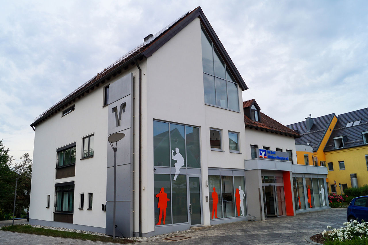 bargeldservice-dz-bank-opener-gerade-600x400