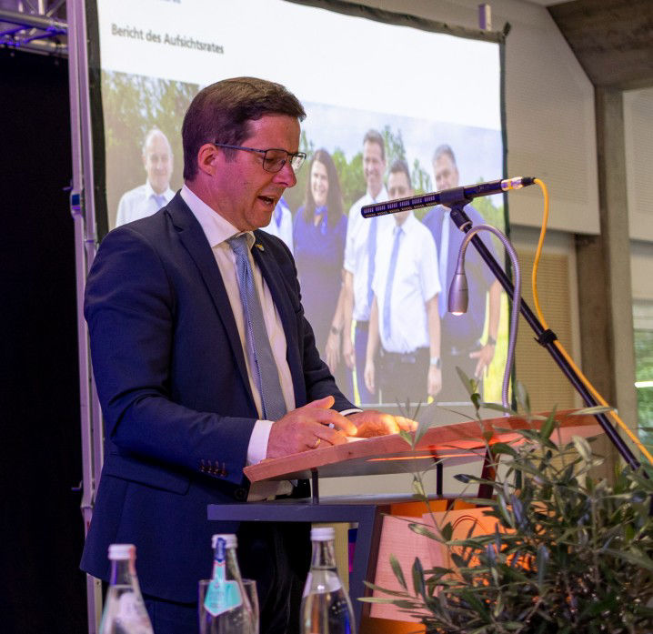 Aufsichtsratsvorsitzender Thomas Mack am Rednerpult