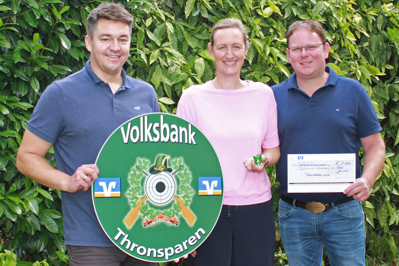 Königspaar Grietherbusch-Grietherort  und MItarbeiter der Volksbank Emmerich-Rees eG