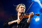 Der Musiker David Garrett spielt bei einem Konzert auf seiner Geige