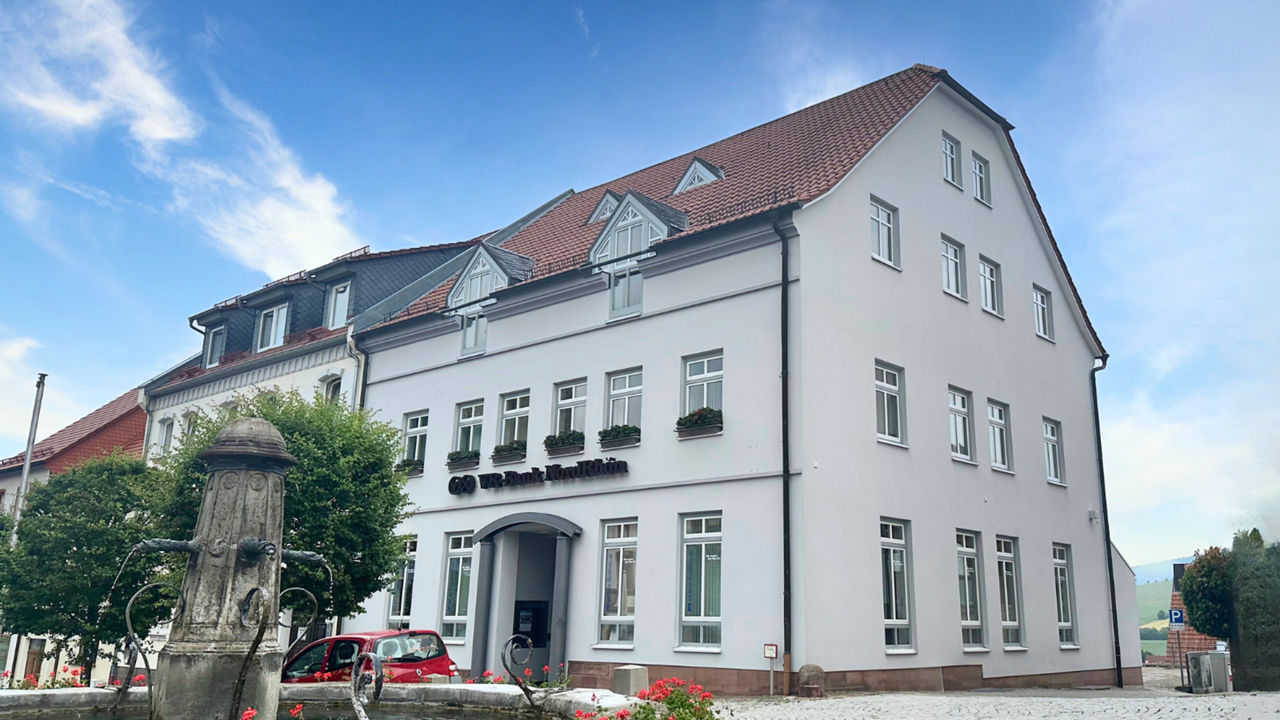 Blick auf das Gebäude Filiale in Geisa Marktplatz 17