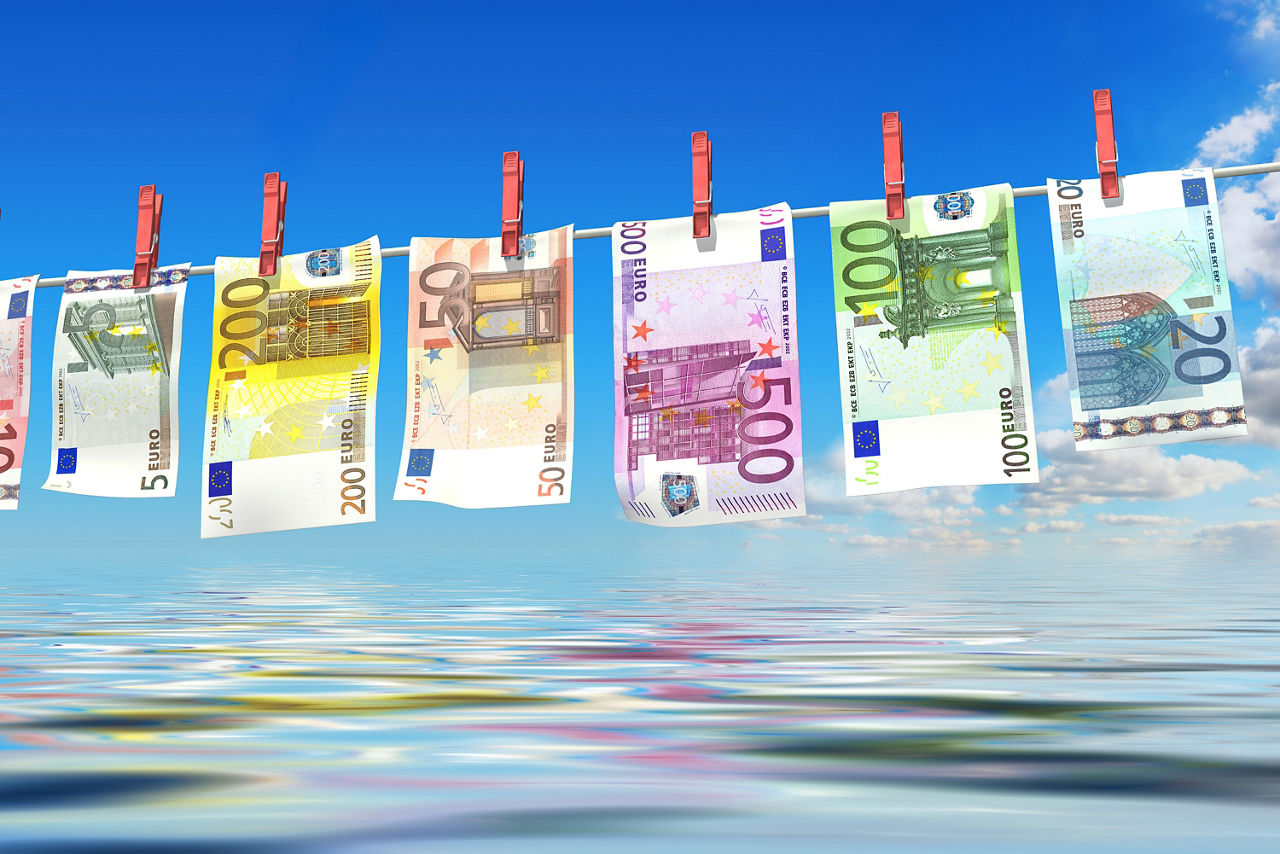 Wäscheleine mit Banknoten