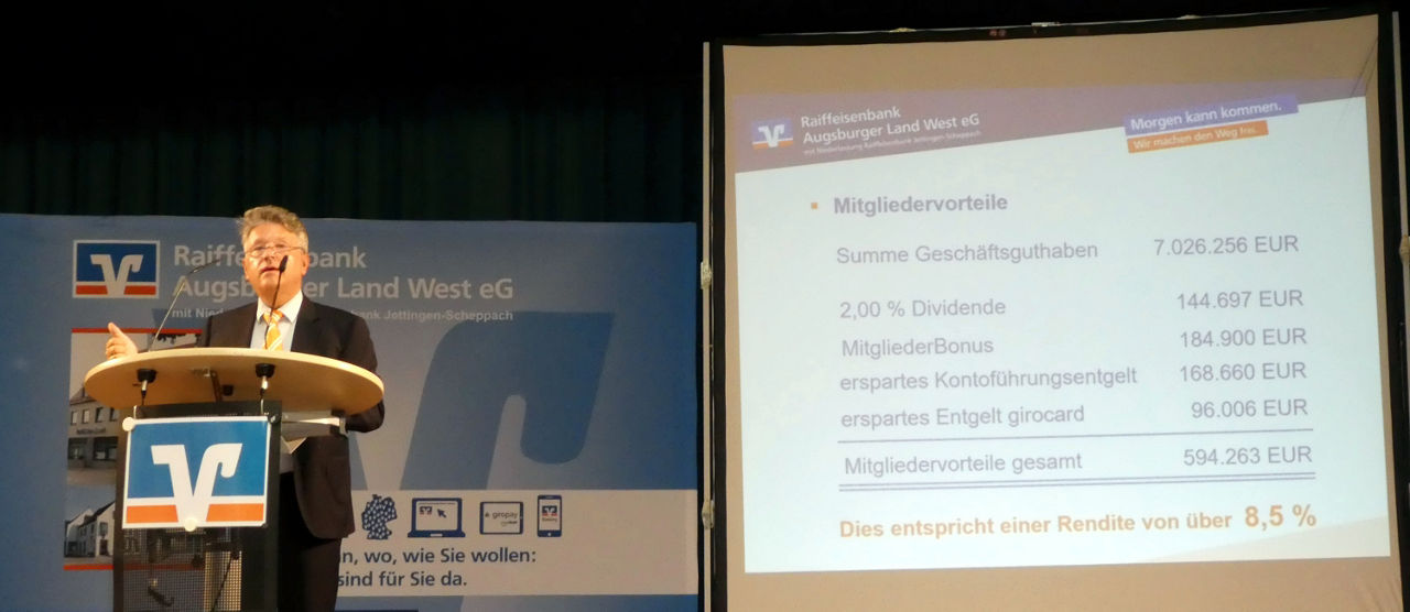Karl Rau während seiner Rede bei der Generalversammlung