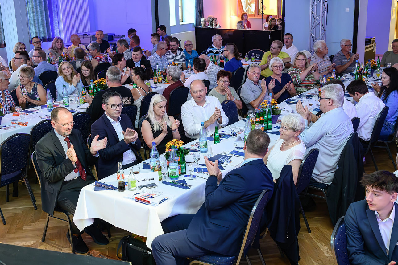 Bild des Publikums bei der Generalversammlung