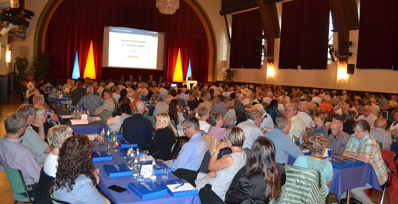 Foto von einer Generalversammlung der Volksbank Börde-Bernburg eG