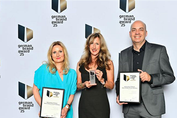 Mitarbeiter der VR Bank Rhein-Neckar und Callies & Schewe bei der Verleihung des German Brand Award