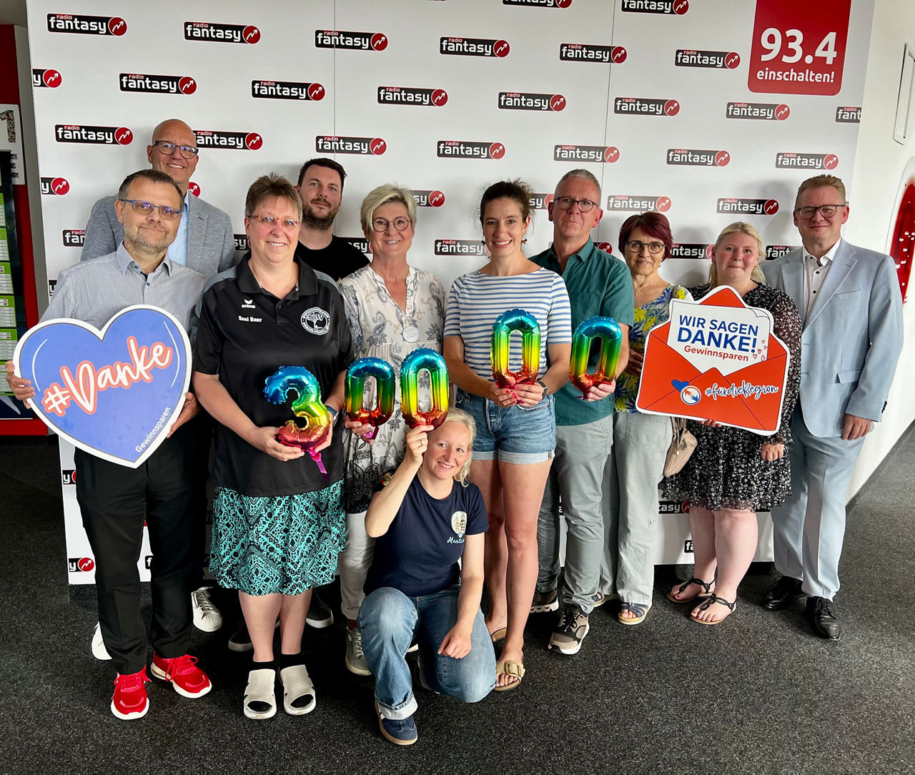 Spendenübergabe bei Radio Fantasy