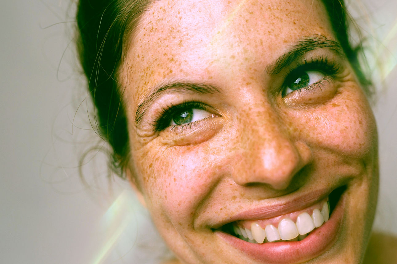 Close up portrait of beautyful fleckles woman