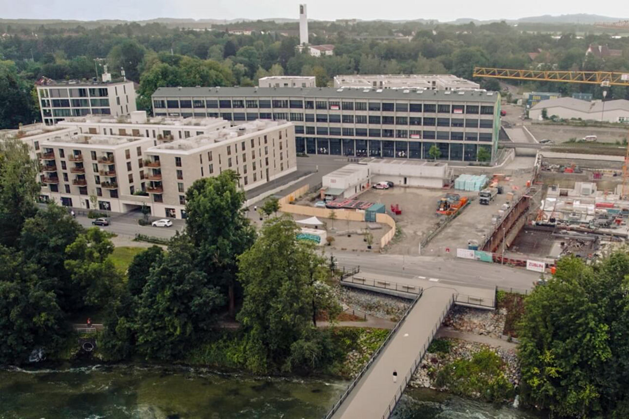 Luftaufnahme einer Großbaustelle mit Gewerbe- und Wohneinheiten