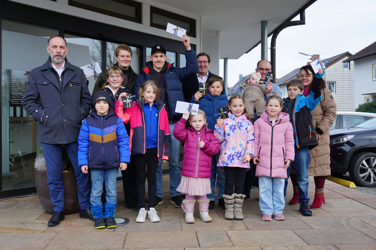 Unsere Gewinner der Sparwoche 2025 mit ihren Beraterinnen und Beratern