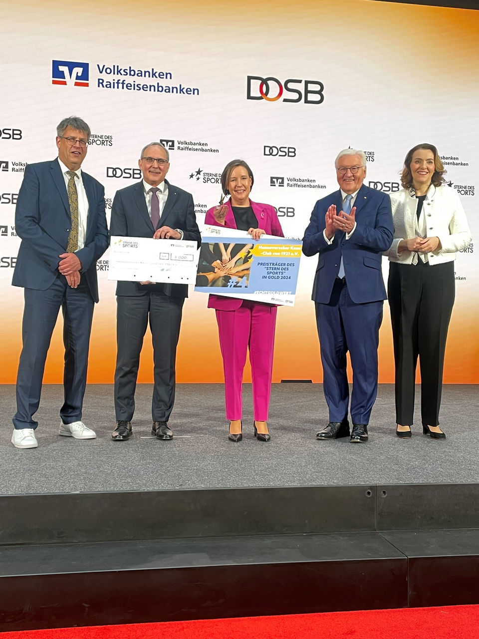  Thomas Weikert (DOSB), Jürgen Wache, Nicola Jahnke-Sieche, Bundespräsident Frank-Walter Steinmeier und Marija Kolak (BVR)