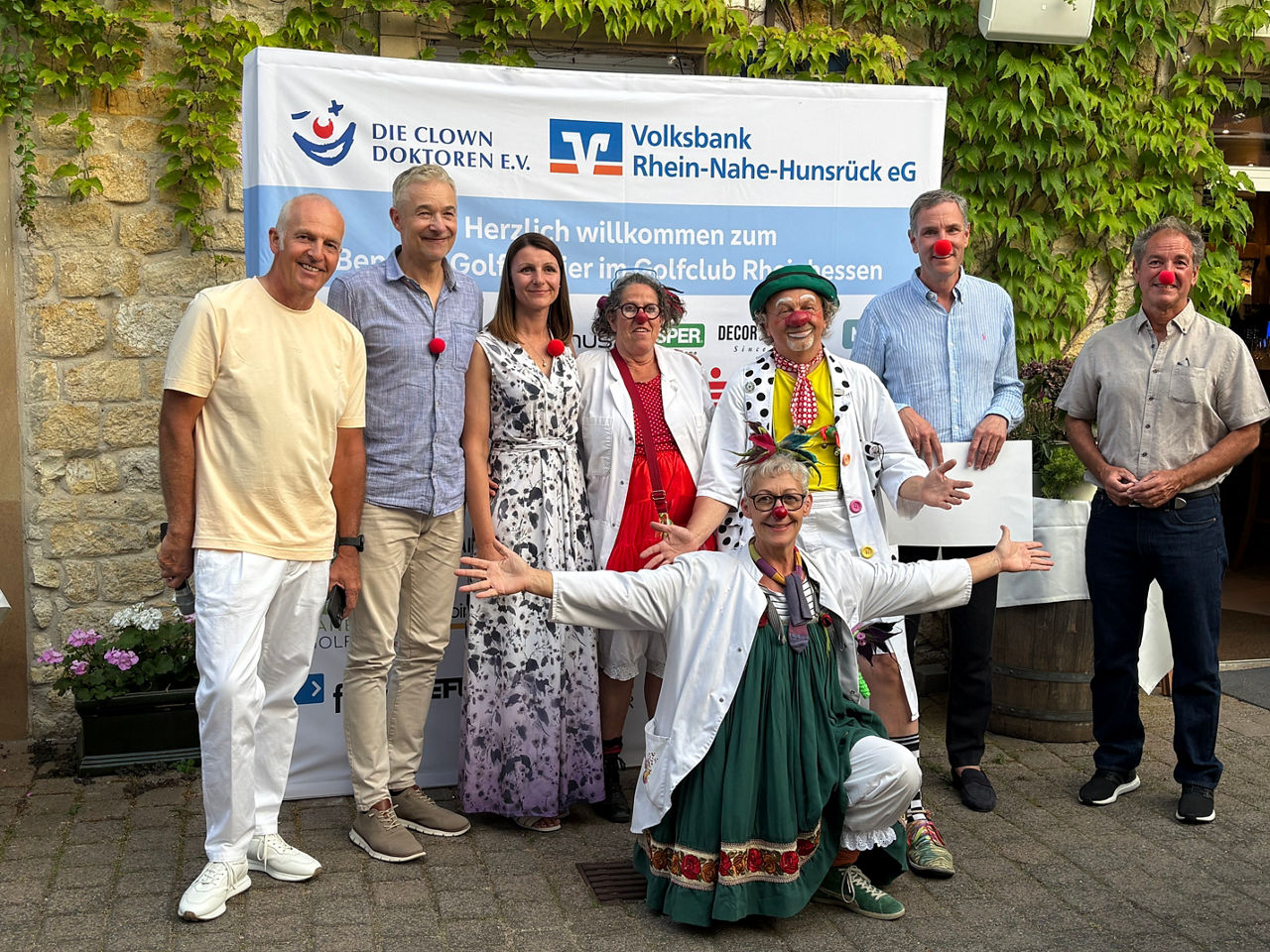 Erwachsene freuen sich.
