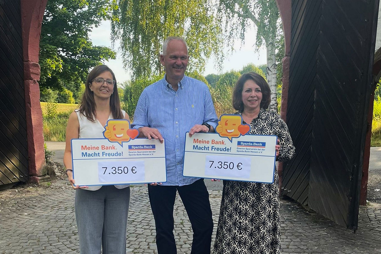 Spendenübergabe anlässlich SpardaGolfTrophy