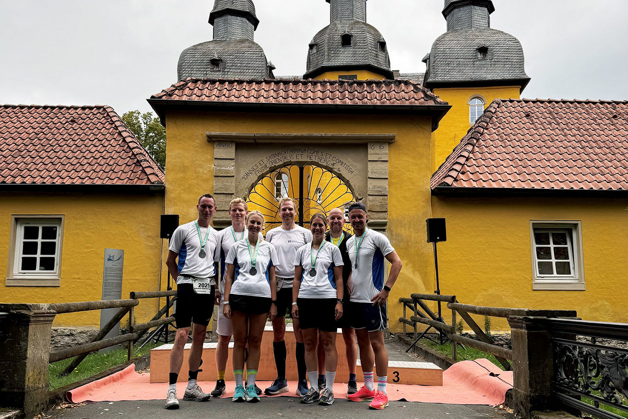 Foto der Mitarbeiter, die am Grafschaftslauf teilgenommen haben