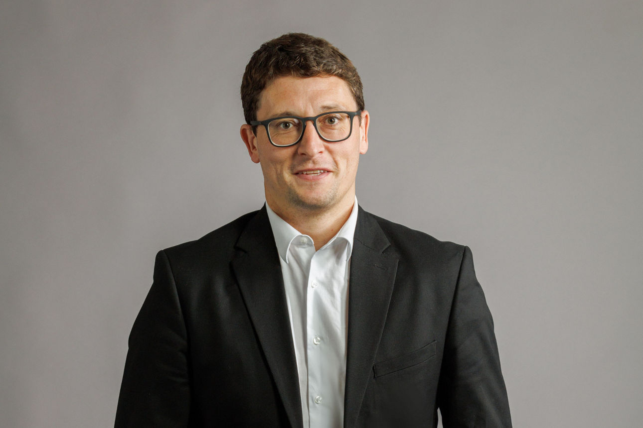 Porträt von Dominik Greimel