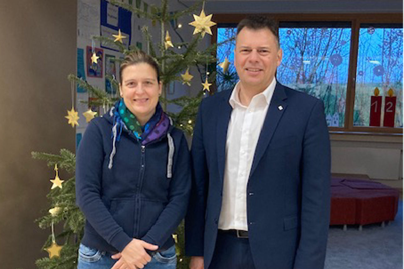 Spendenübergabe an die Grundschule Aich