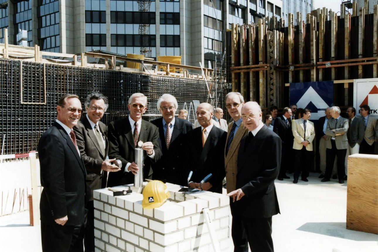 Grundsteinlegung - neues Gebäude an der Gildehofstraße 2