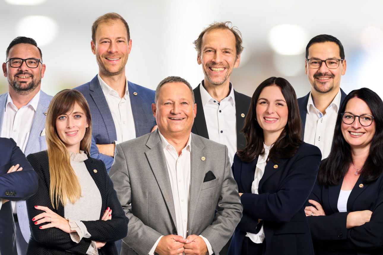 Gruppenfoto mit 9 Firmenkundenberatern der Volksbank Rottweil eG