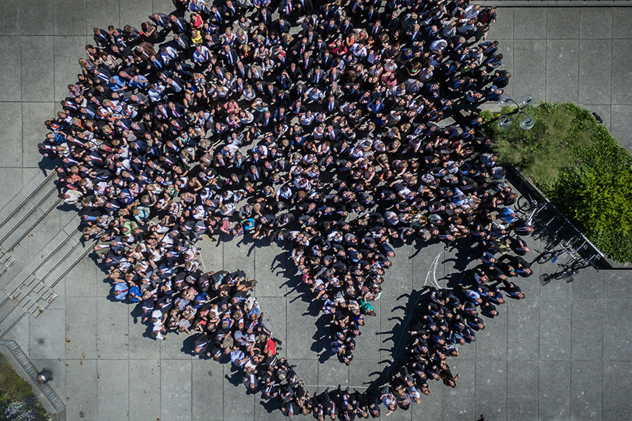 Drohnenbild der Mitarbeitenden der #SP_NAME