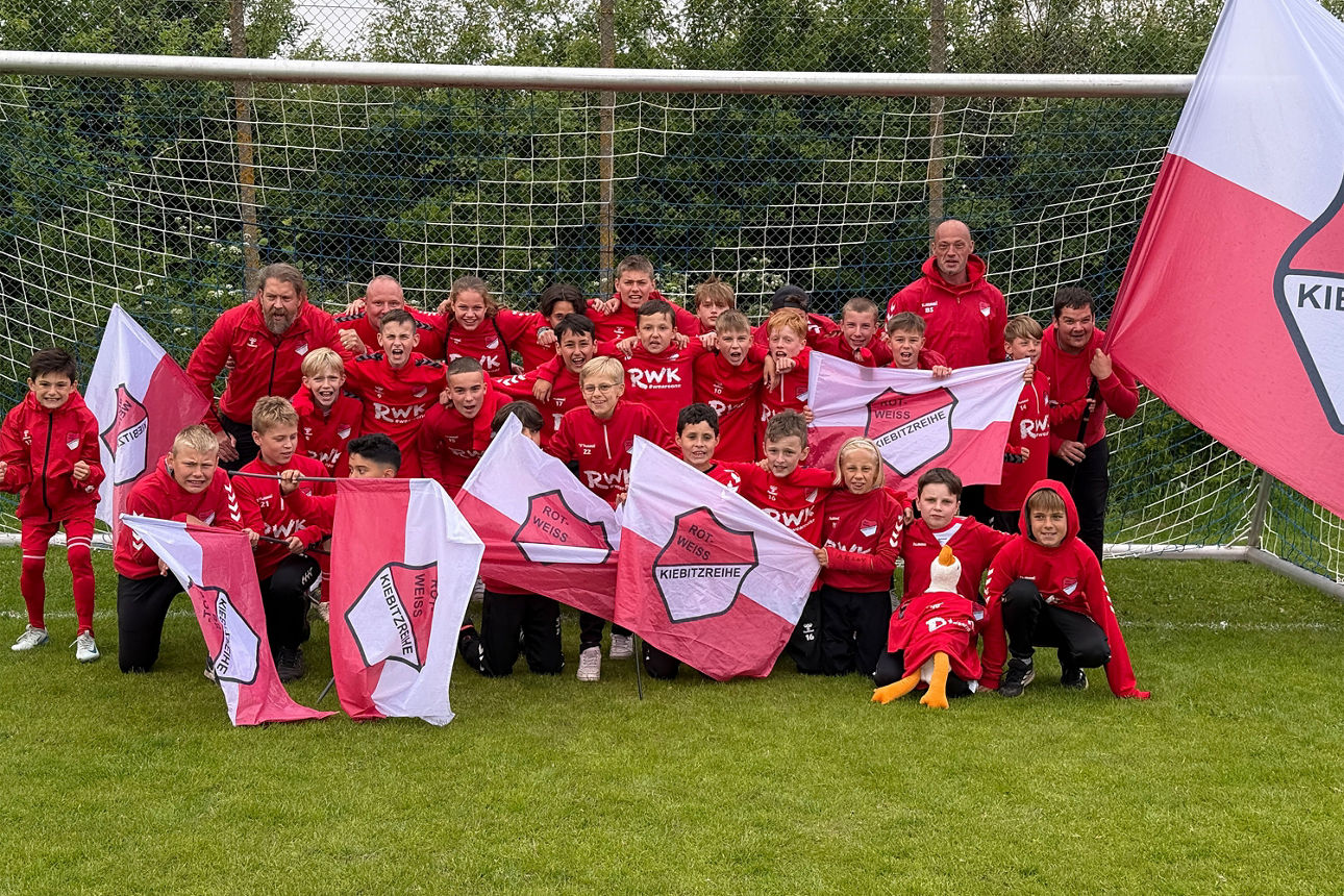 Die D -Jugend und E-Jugend Fußball des Rot-Weiss Kiebitzreihe e.V. 