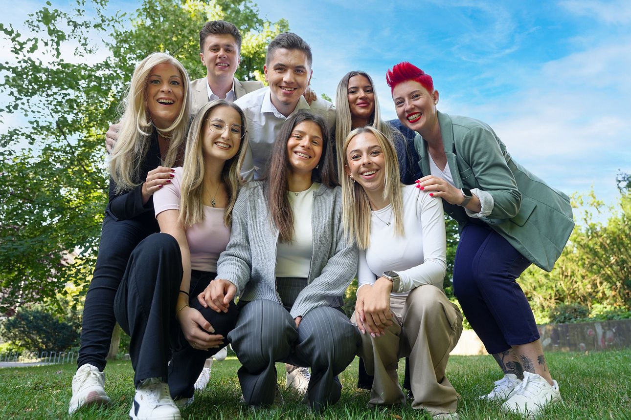 Meine Junge Volksbank Teamfoto Selfie im Park